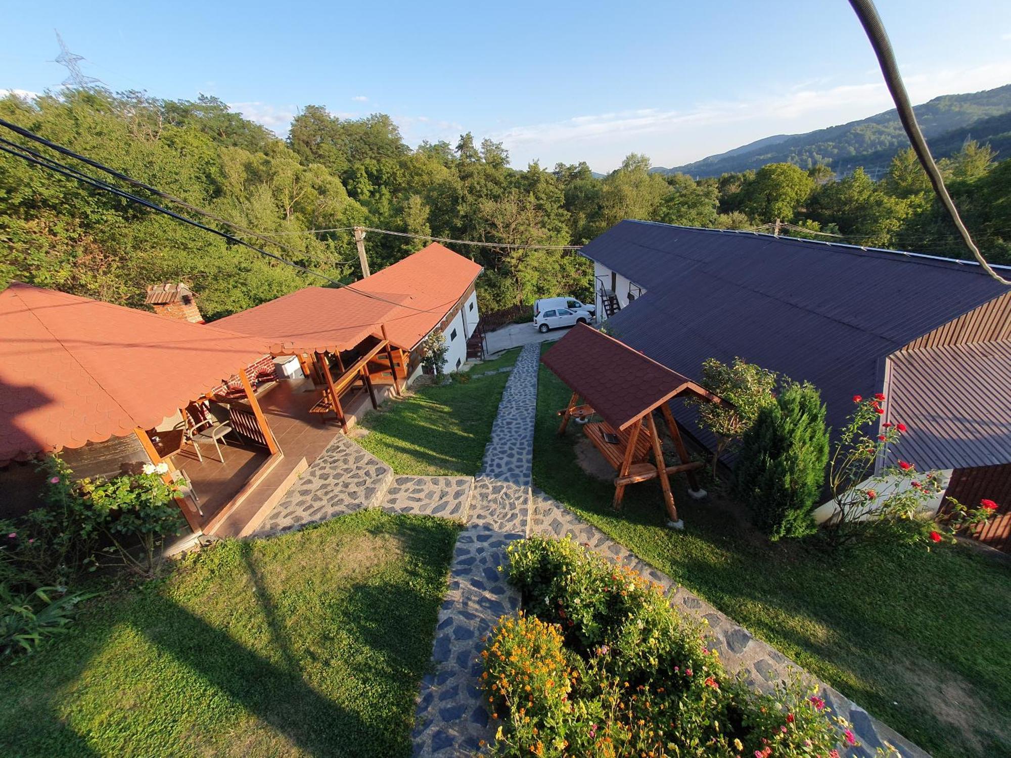 Hotel Casa Silvia Căpăţîneni-Ungureni Exterior foto